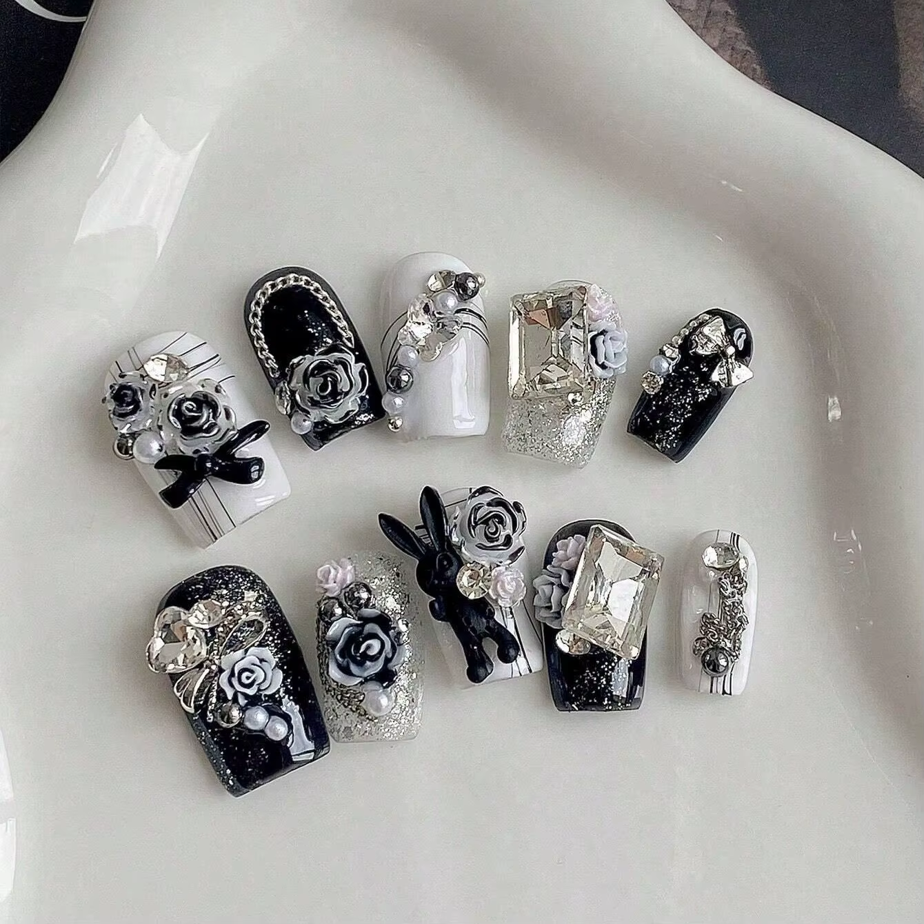 Nail art carré court à pression manuelle pure, beaux faux ongles, nail art floral foncé robuste, ada