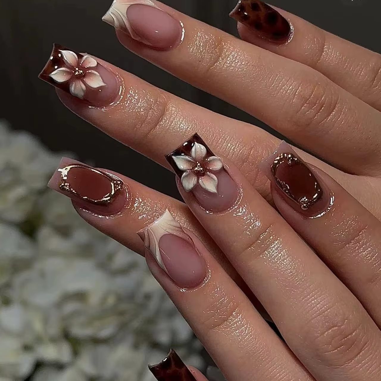 Faux ongles français courts carrés blancs réutilisables, avec chaîne étoile en strass, couleur chair