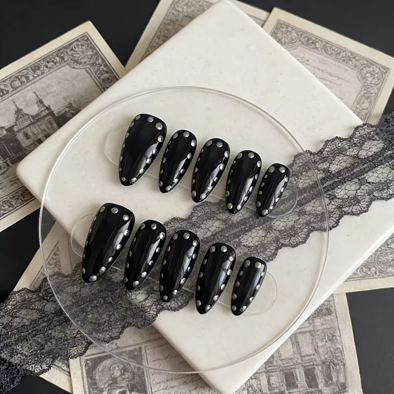 10 faux ongles noirs faits à la main, style rock-chic, manucure de luxe gothique, forme amande, réut