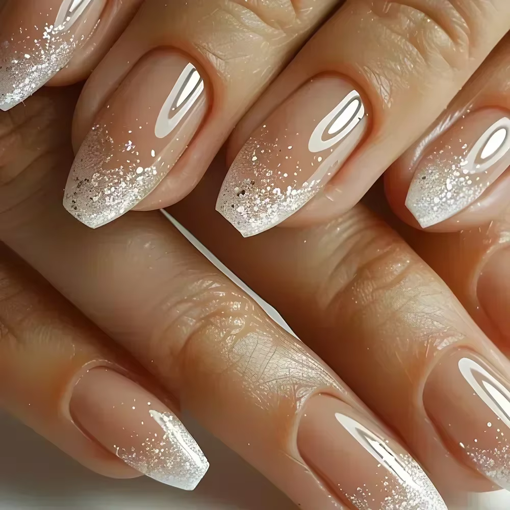 Faux ongles carrés courts et moyens, 24 pièces, scintillants, blancs, portables, argent, couverture