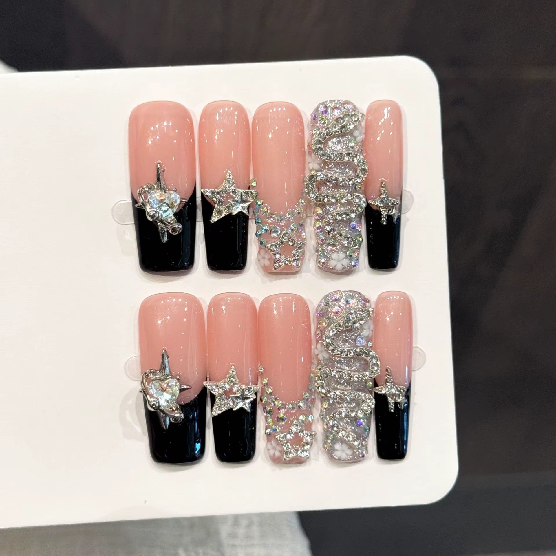 10 faux ongles en forme de cercueil faits à la main, style français noir poudré, doux et élégant, ad