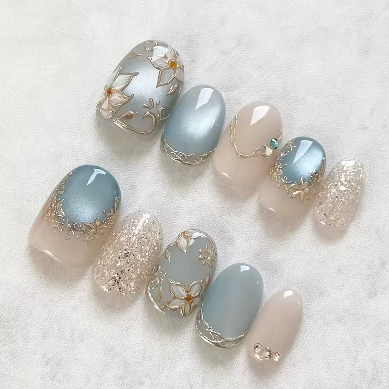10 pièces Faux ongles à presser courts ovales, dorés à motifs floraux, élégants et raffinés, faits m
