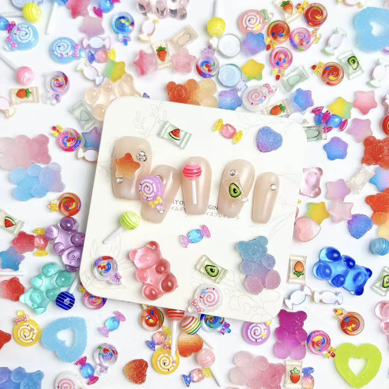 Bonbons colorés série mixte Nail Art breloques peints sucettes Fudge coeurs bêtes décorations d'ongl