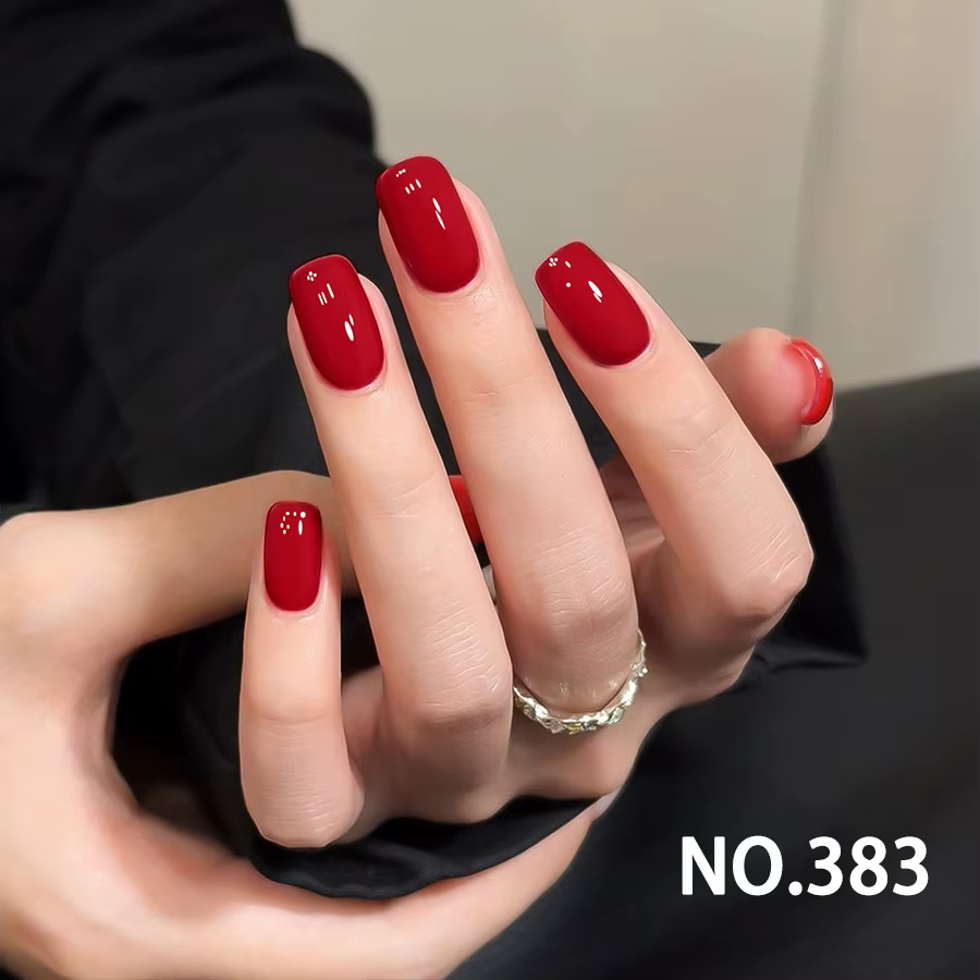 Nouveau vernis à ongles gel rouge Nouvel An 2026, collection automne/hiver, rouge bordeaux, illumine
