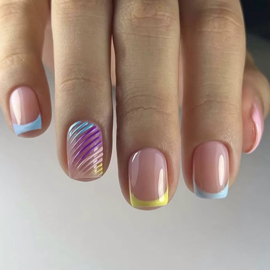 Faux ongles français colorés, 24 pièces, Design à rayures diagonales, courts et ronds, élégants, à p