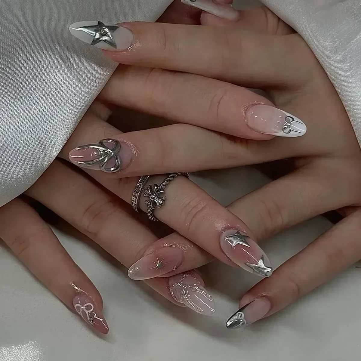 24 pièces Y2k amande acrylique ongles couverture complète 3D diamant noir Nail Art doux Cool françai