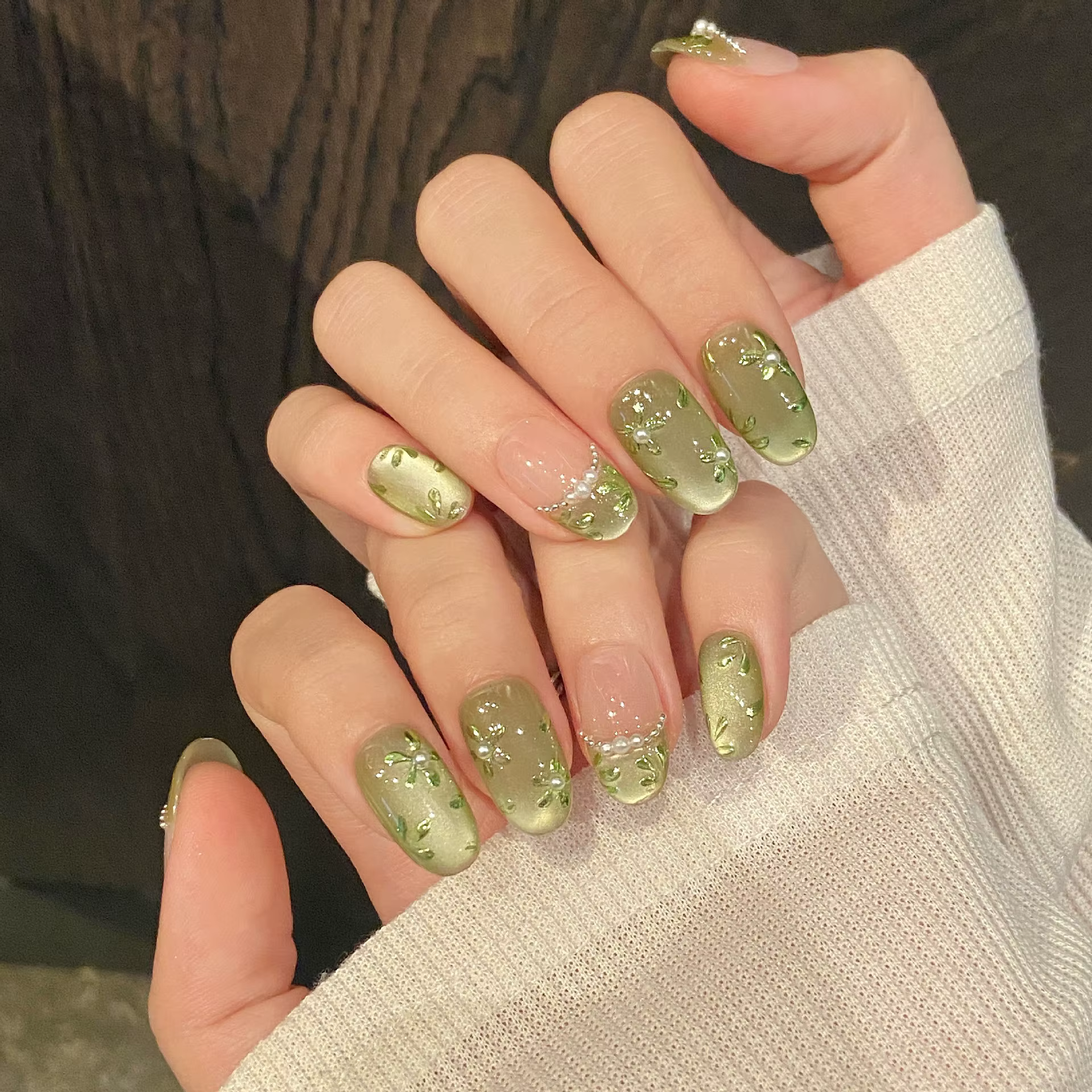 10 pièces presse à la main sur les ongles fleur verte imprimé tête ovale courte faux ongles portable