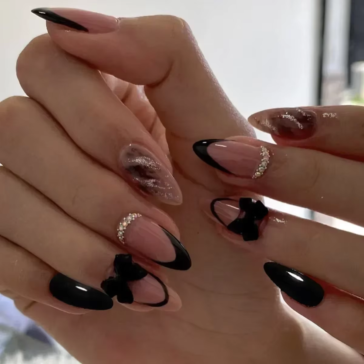 24 pièces français amande presse sur ongles imprimé léopard faux ongles 3D arc portable ongles à col