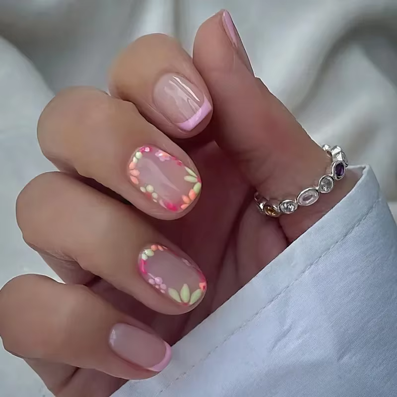 24 pièces court rétro fleur Design ongles Art manucure rose faux ongles portable carré faux ongles p