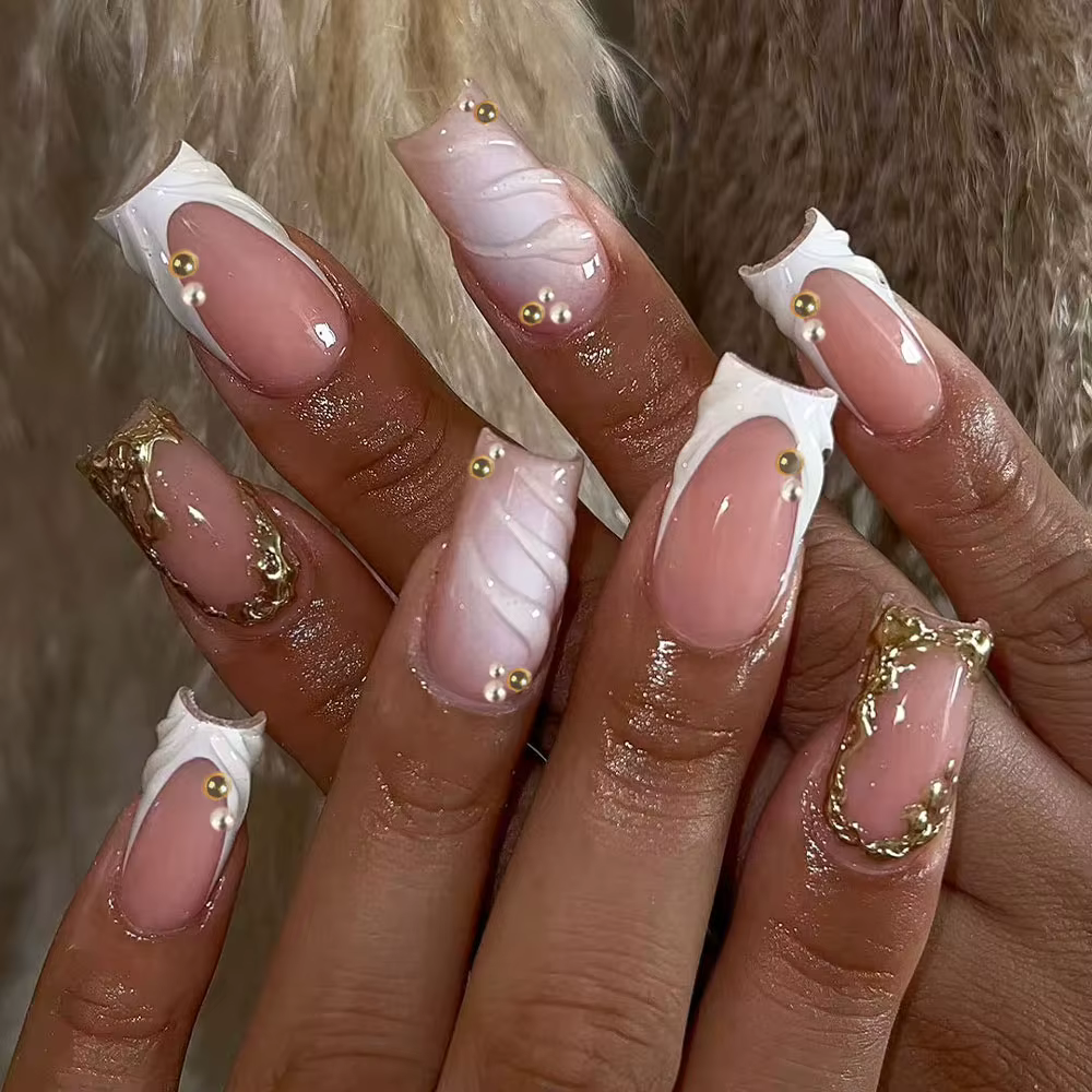 24 pièces par ensemble. Faux ongles rectangulaires 3D en gel, style dégradé blanc, effet fleur. Idéa