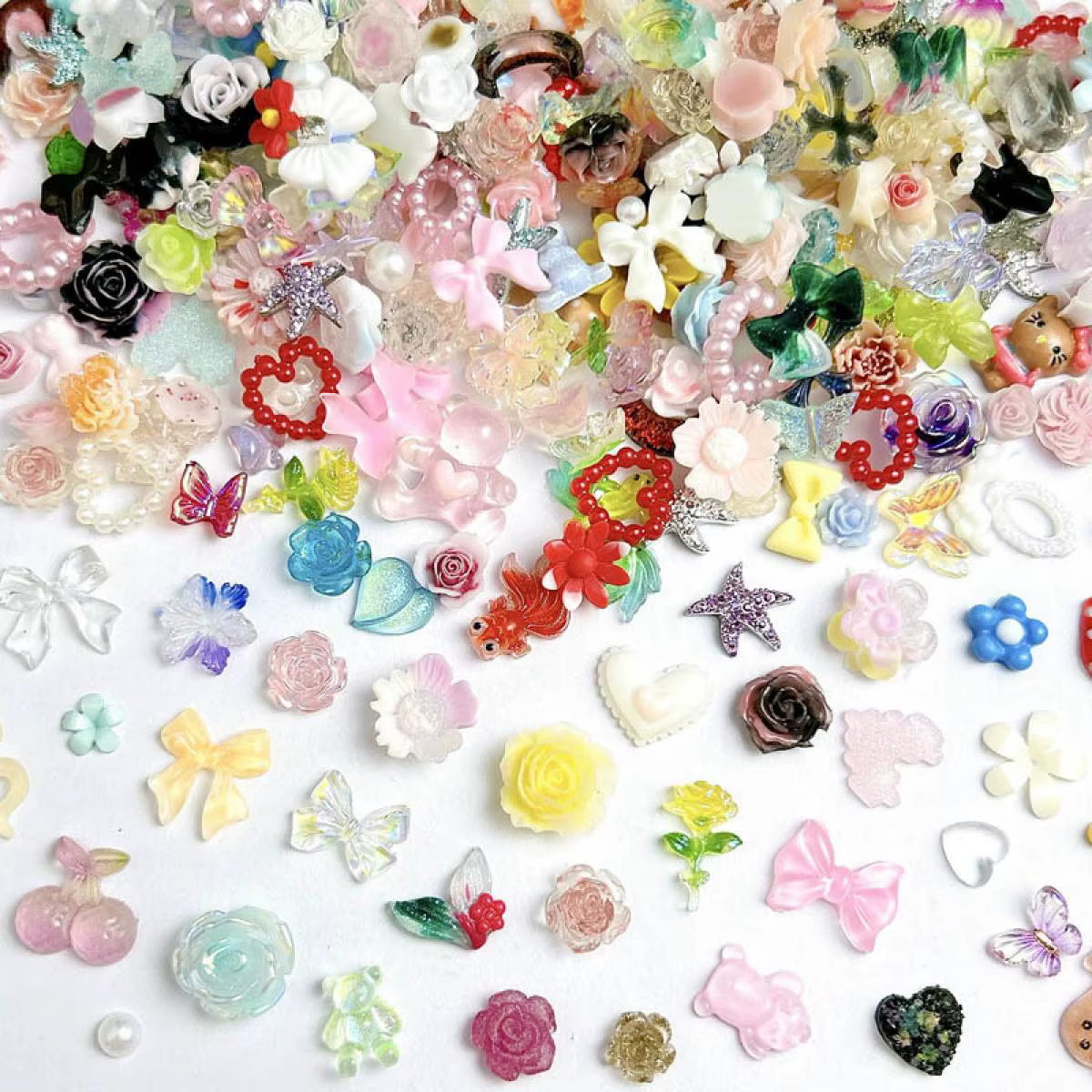 Breloques à ongles en résine hybride, mélange aléatoire, nœud, cœur, fleur, étoile évidée, strass si