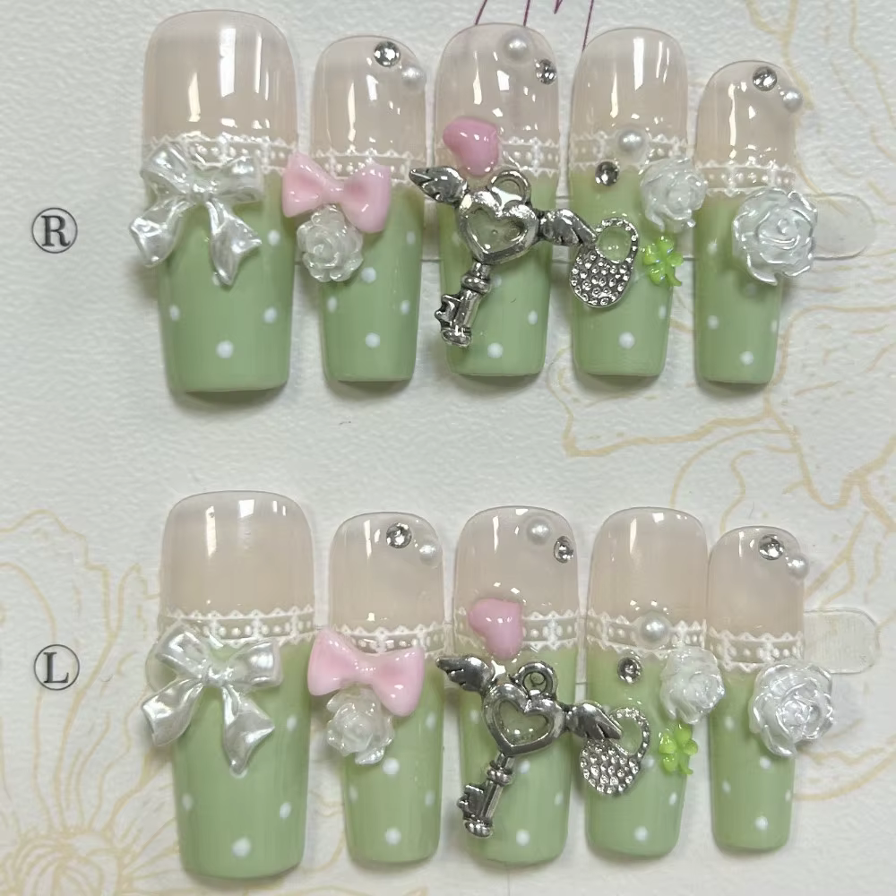 Faux ongles à presser faits main Y2K Rétro Gyaru en dentelle française verte, avec nœuds, perles, po