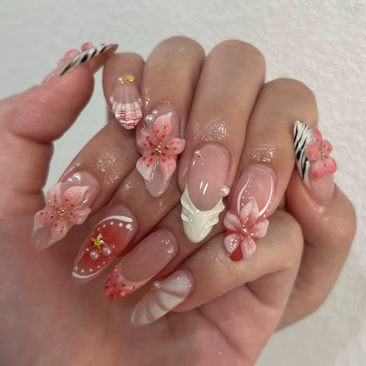 24 faux ongles à presser en amande, motif floral, rose français, à pois, couvrance totale, avec stra