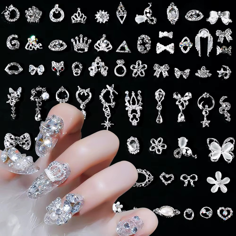 Breloques 3D mixtes pour ongles, 50 pièces, breloques de luxe aléatoires en métal or/argent papillon