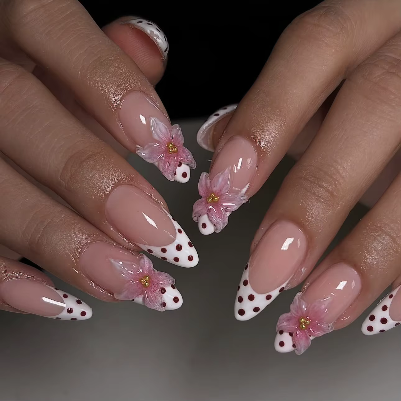 24 pièces/ensemble faux ongles 3D pour femmes filles pointes d'amande moyennes léopard à pois fleurs