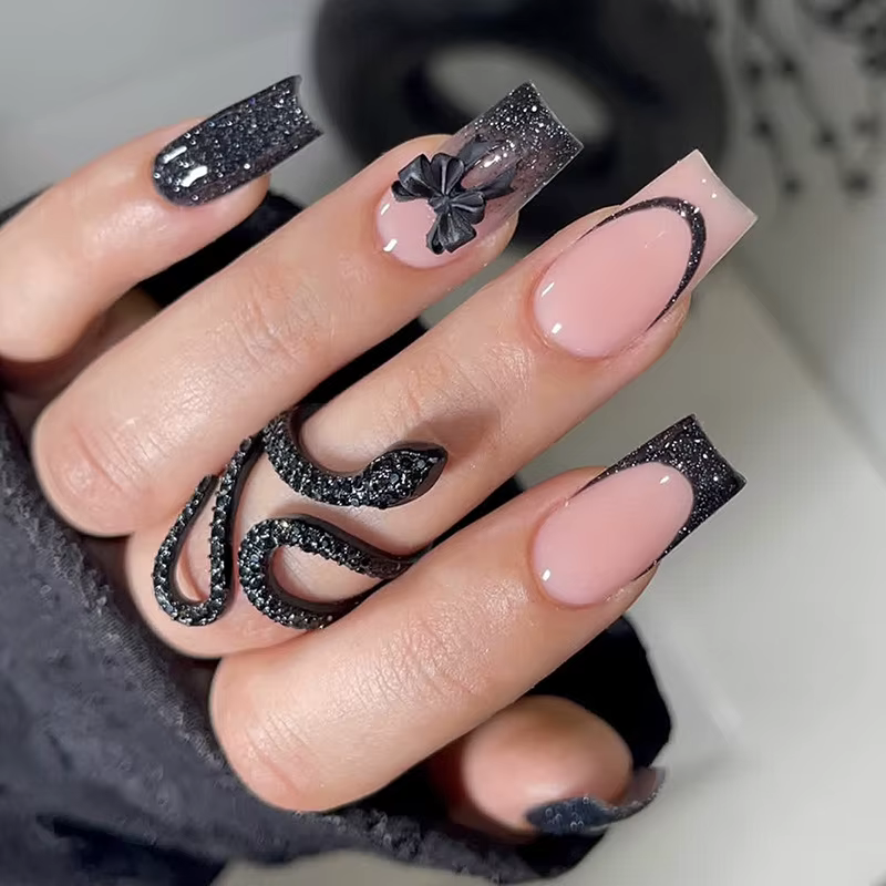 Conseils français noirs presse sur les ongles 3D blanc nœud papillon alliage étoiles modèles faux on