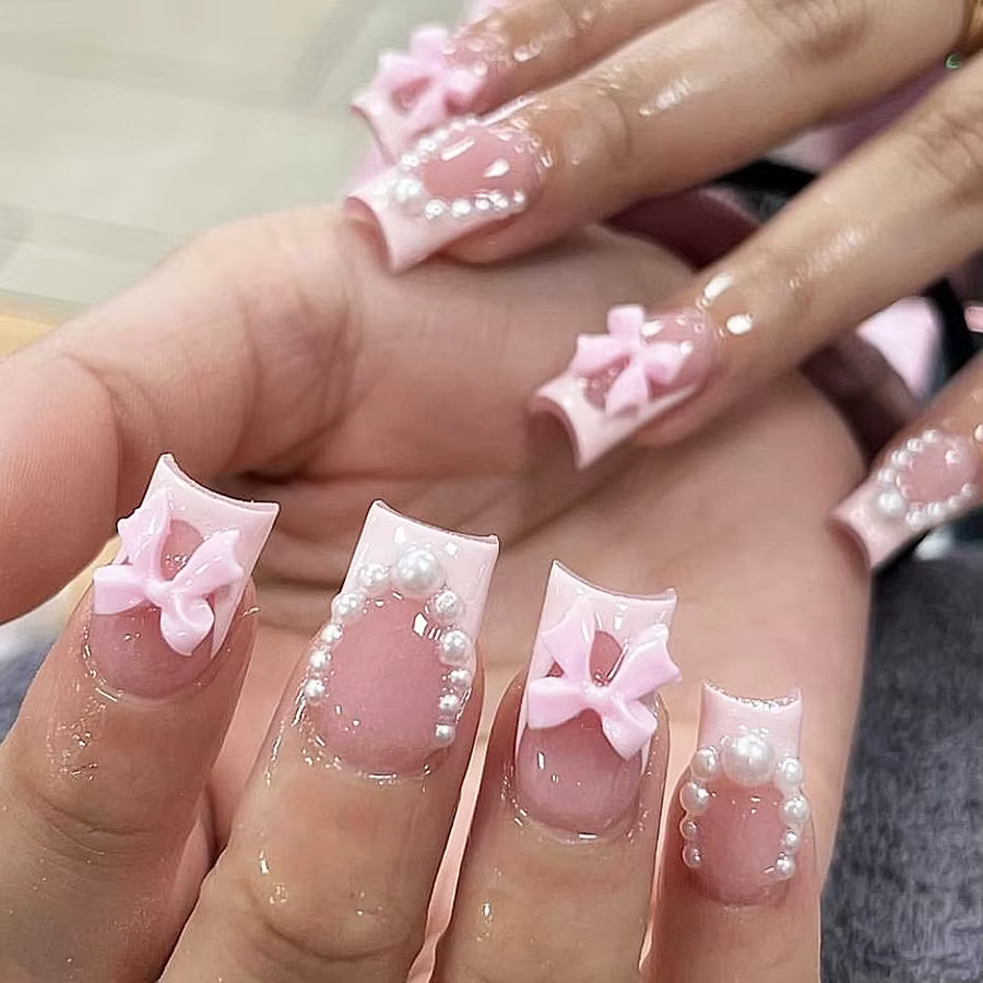 Presse française blanche sur les ongles, modèles de nœud papillon 3D, couleur chair, faux ongles por