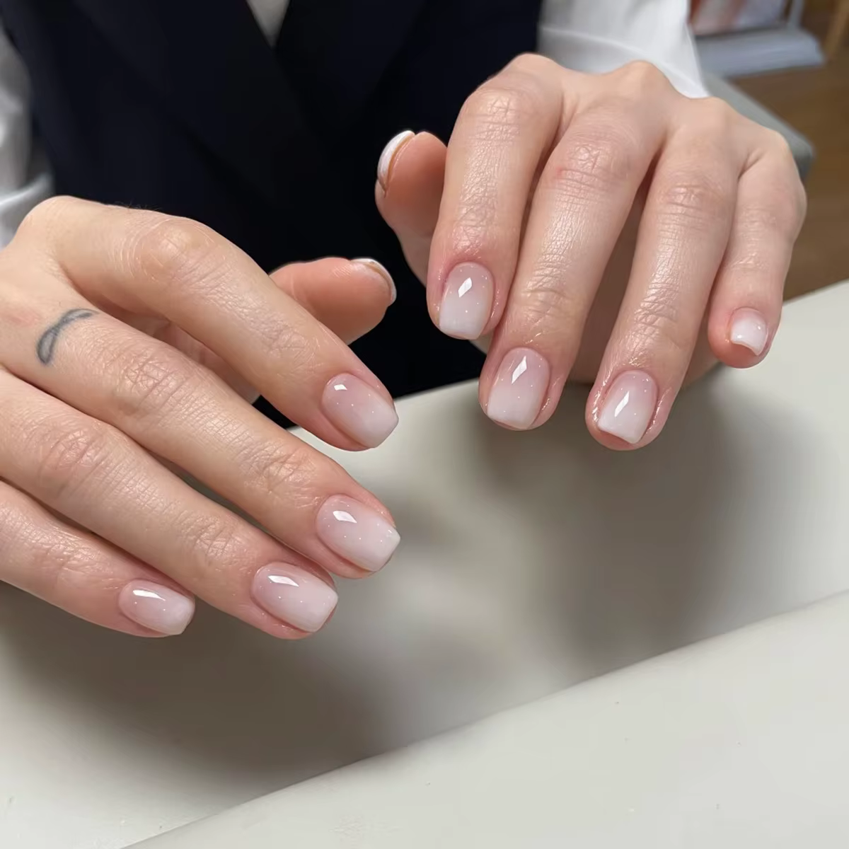 Faux ongles français en acrylique à couverture complète pour filles, faux ongles carrés courts, rose