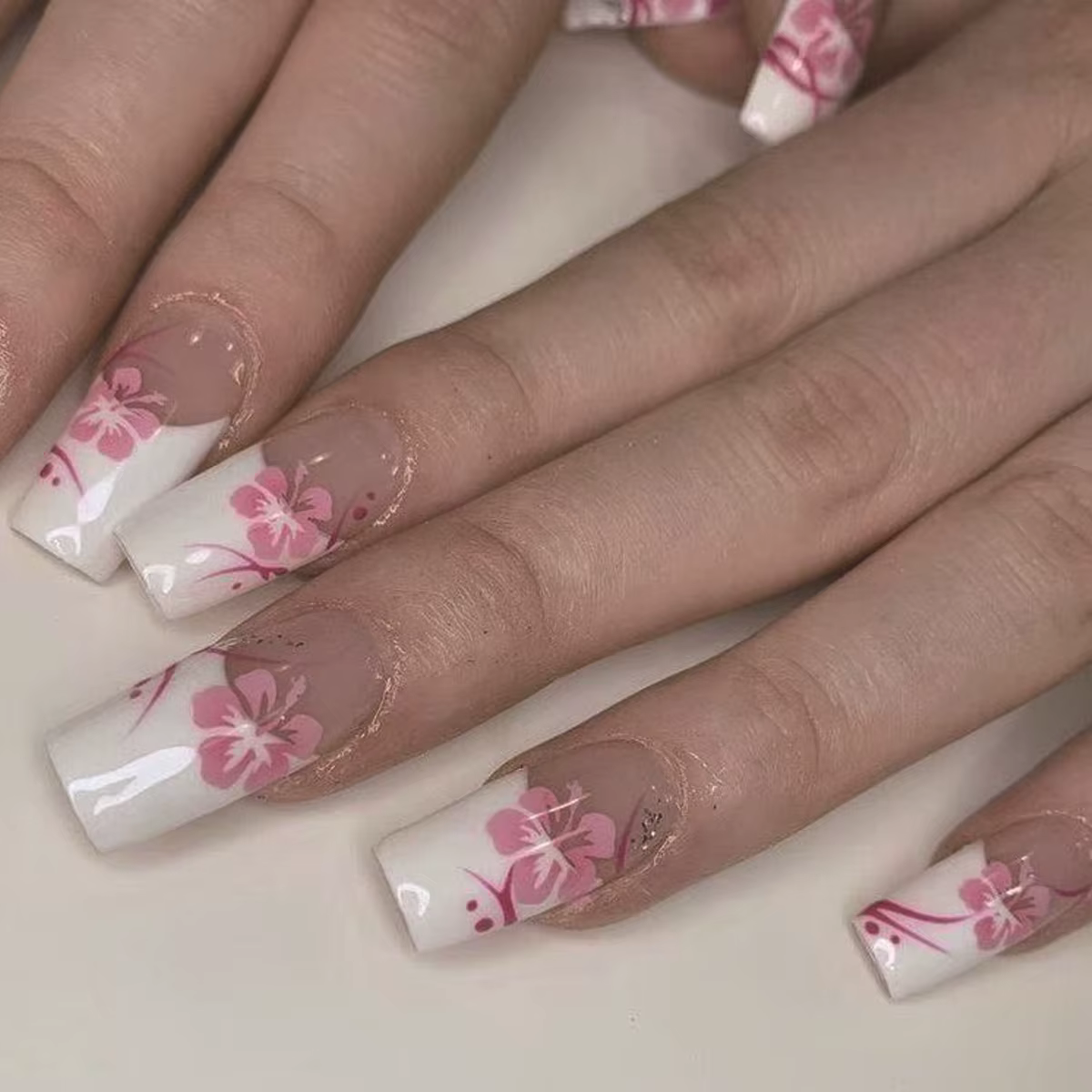 Faux ongles cercueil mi-longs, 24 pièces, pointe française blanche, ballerine à pression, imprimé fl