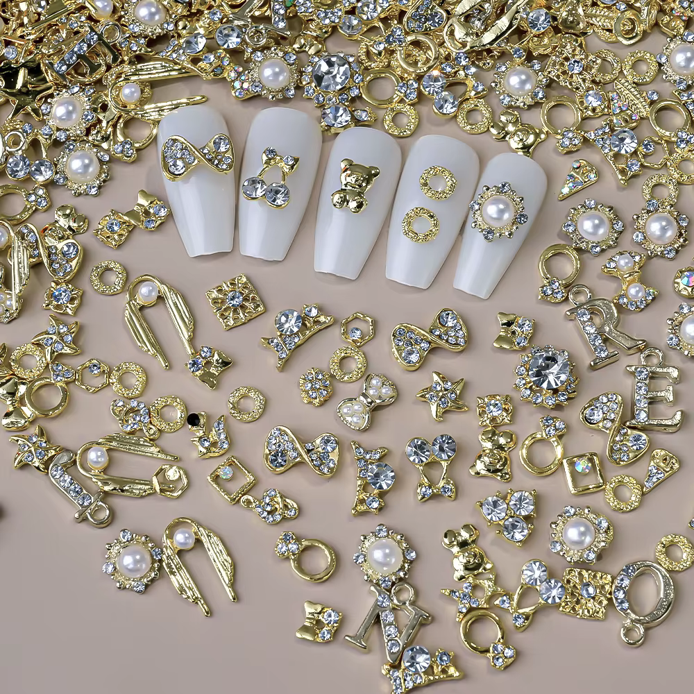 Breloques 3D mixtes pour ongles, 50 pièces, breloques de luxe aléatoires en métal or/argent papillon