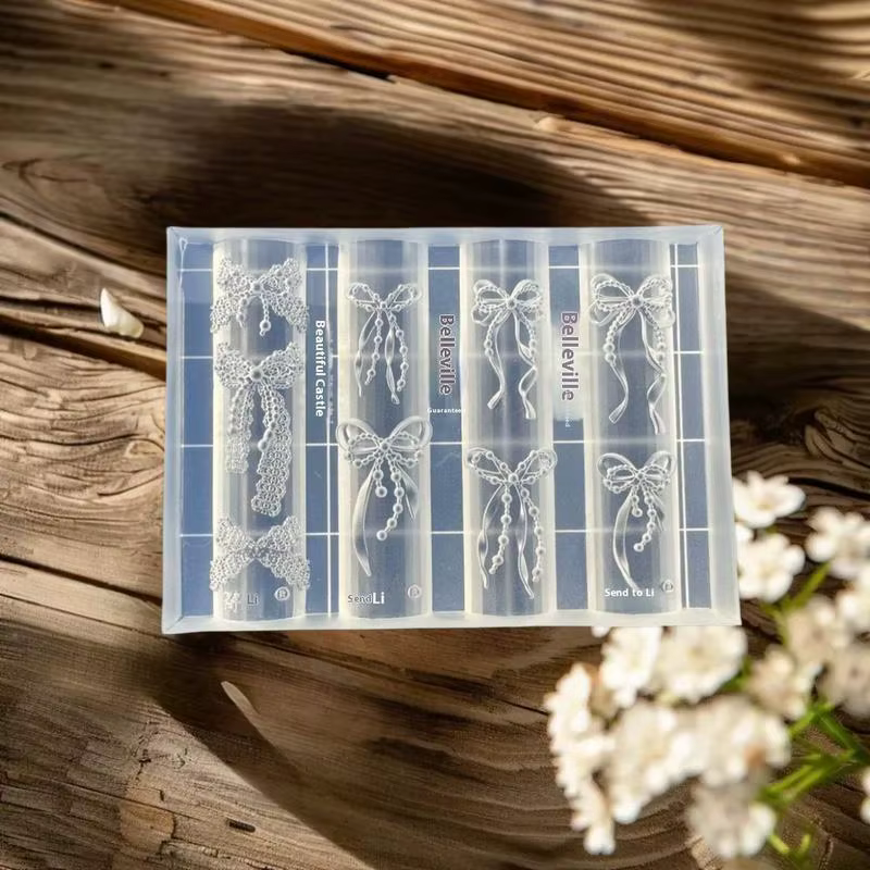 Moule à ongles en silicone 3D imprimé avec nœud papillon ; Modèles transparents pour les modèles de