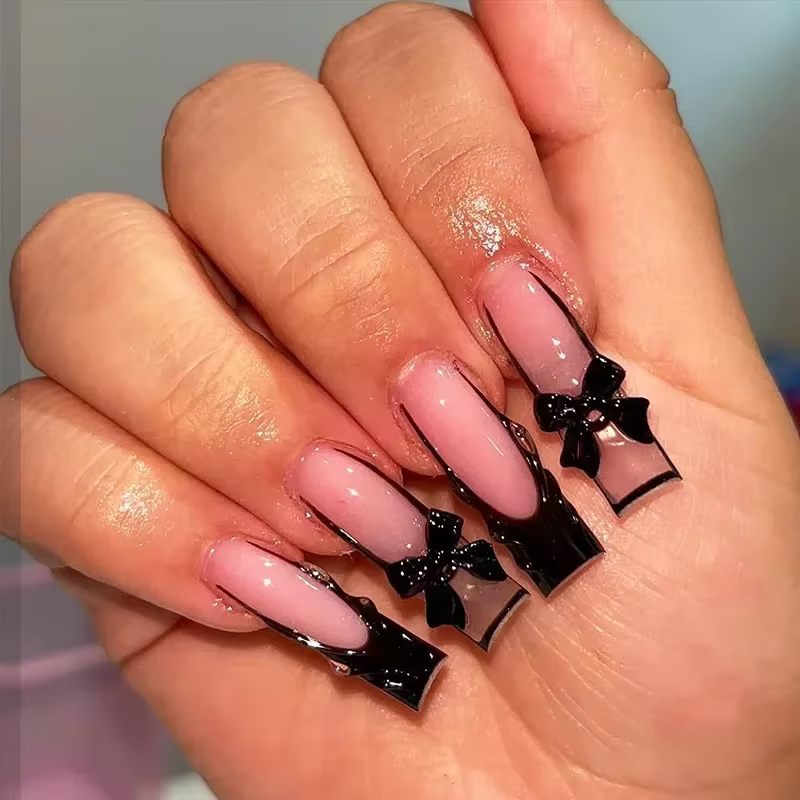 Faux ongles français longs en forme de cercueil, avec nœud de colle, bâton de diamant sur presse sur