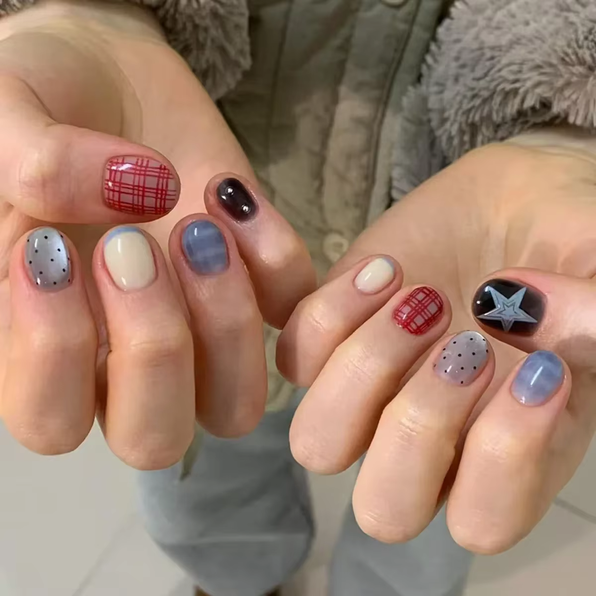 10 pièces ongles à pression de forme ovale courte-rayures de bloc de couleur et dessins d'étoiles fa