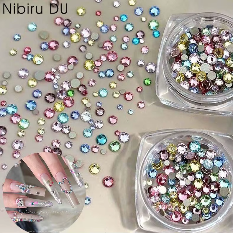100 pièces verre blanc coloré cristal Nail Art breloques strass Super lumineux fond plat paillettes 