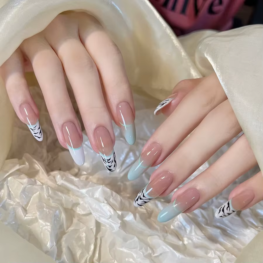 Faux ongles moyens pour femmes et filles, imprimé léopard vert et bleu, pour la saison printemps-été