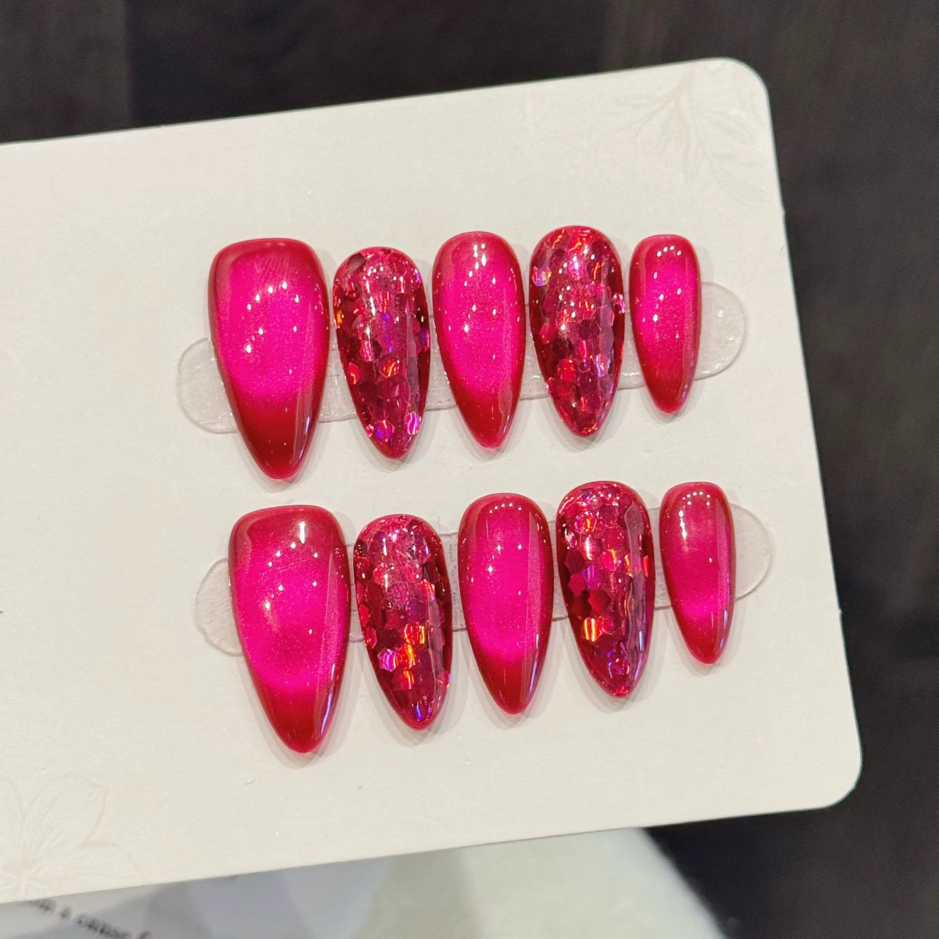 10 pièces Rose rouge oeil de chat presse sur ongles solide Pitaya couleur amande à la main faux ongl