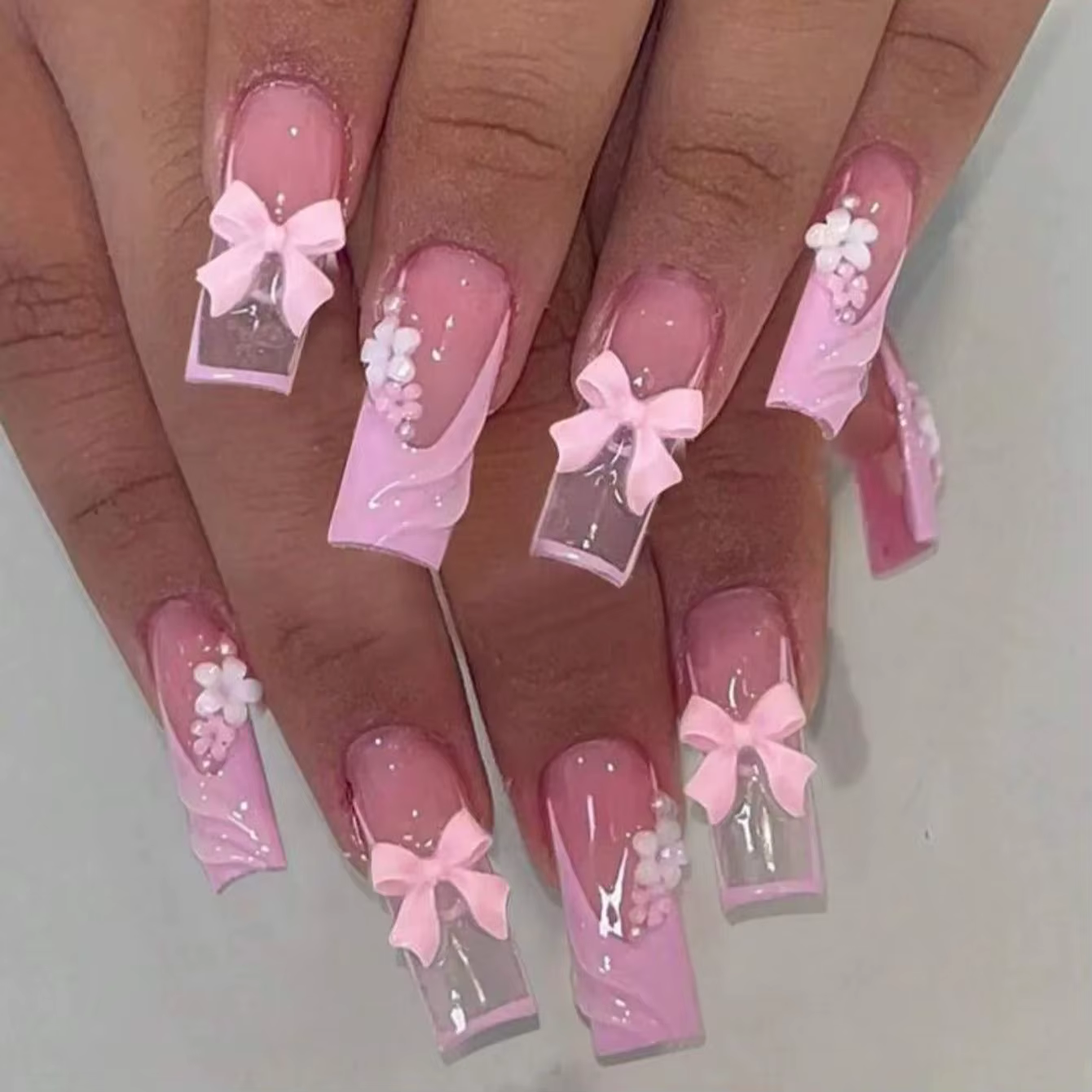 24 pièces- Faux ongles longs en forme de cercueil, papillon tridimensionnel rose, décoration florale