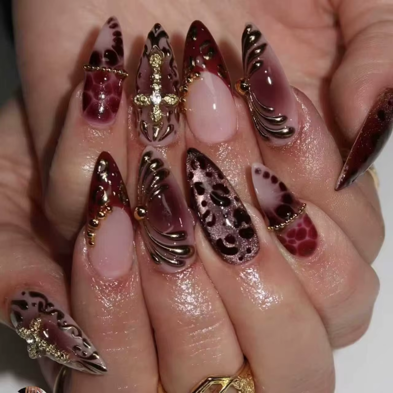 24 pièces/ensemble faux ongles 3D pour femmes filles pointes d'amande moyennes léopard à pois fleurs