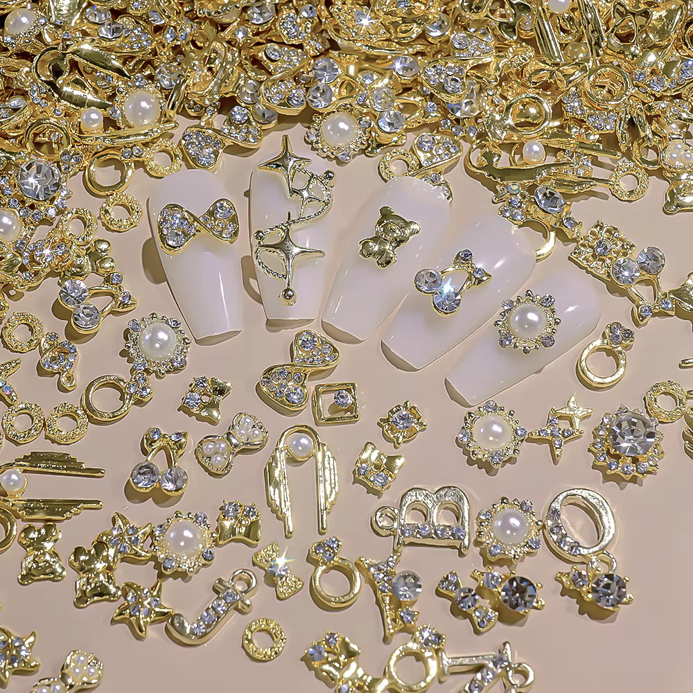 Breloques 3D mixtes pour ongles, 50 pièces, breloques de luxe aléatoires en métal or/argent papillon