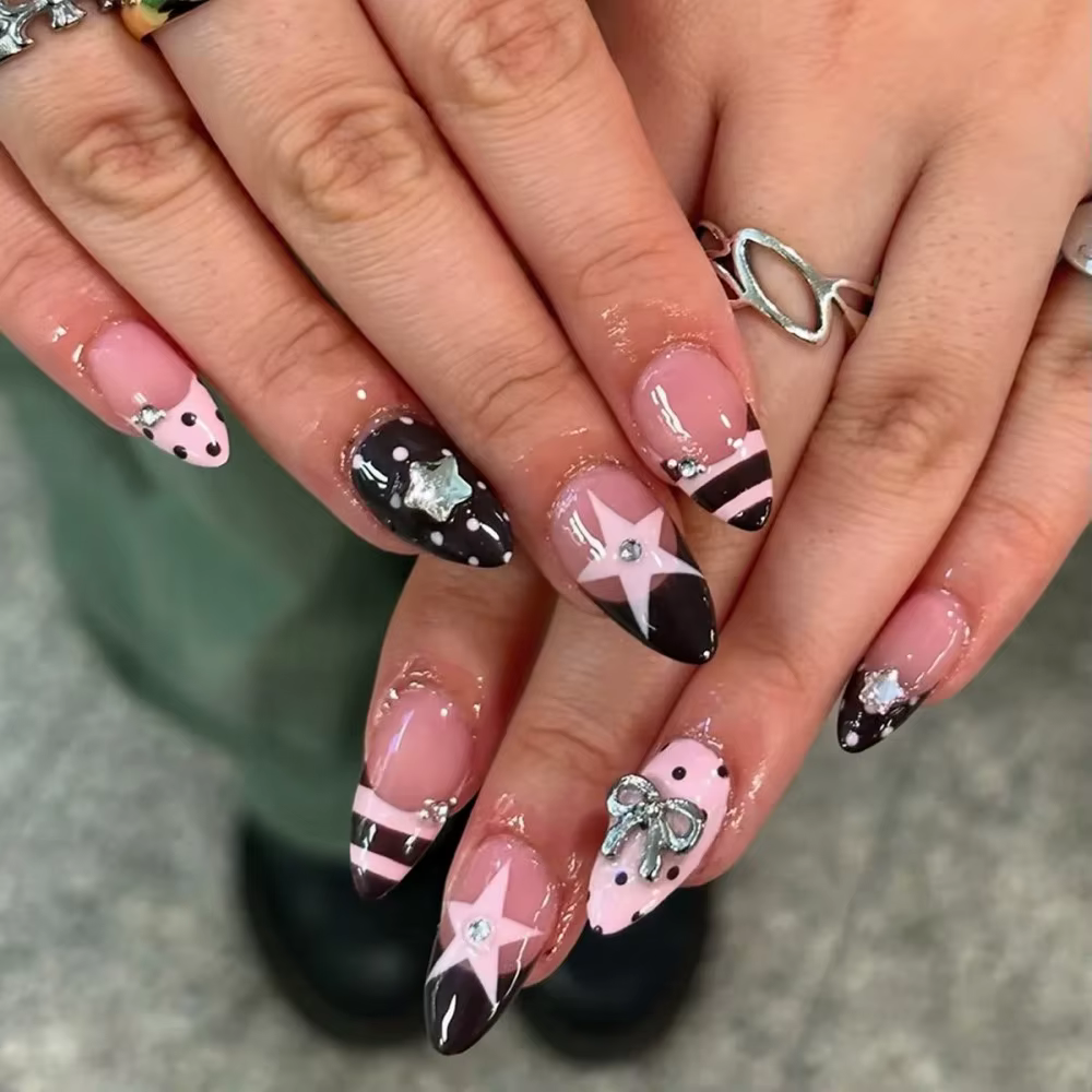 24 faux ongles en amande à la française, scintillants avec strass, prêts à poser, couverture complèt