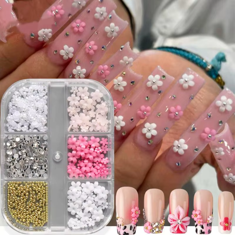 Breloques pour nail art, 6 compartiments, petites fleurs 3D mixtes avec perles dorées et argentées, 