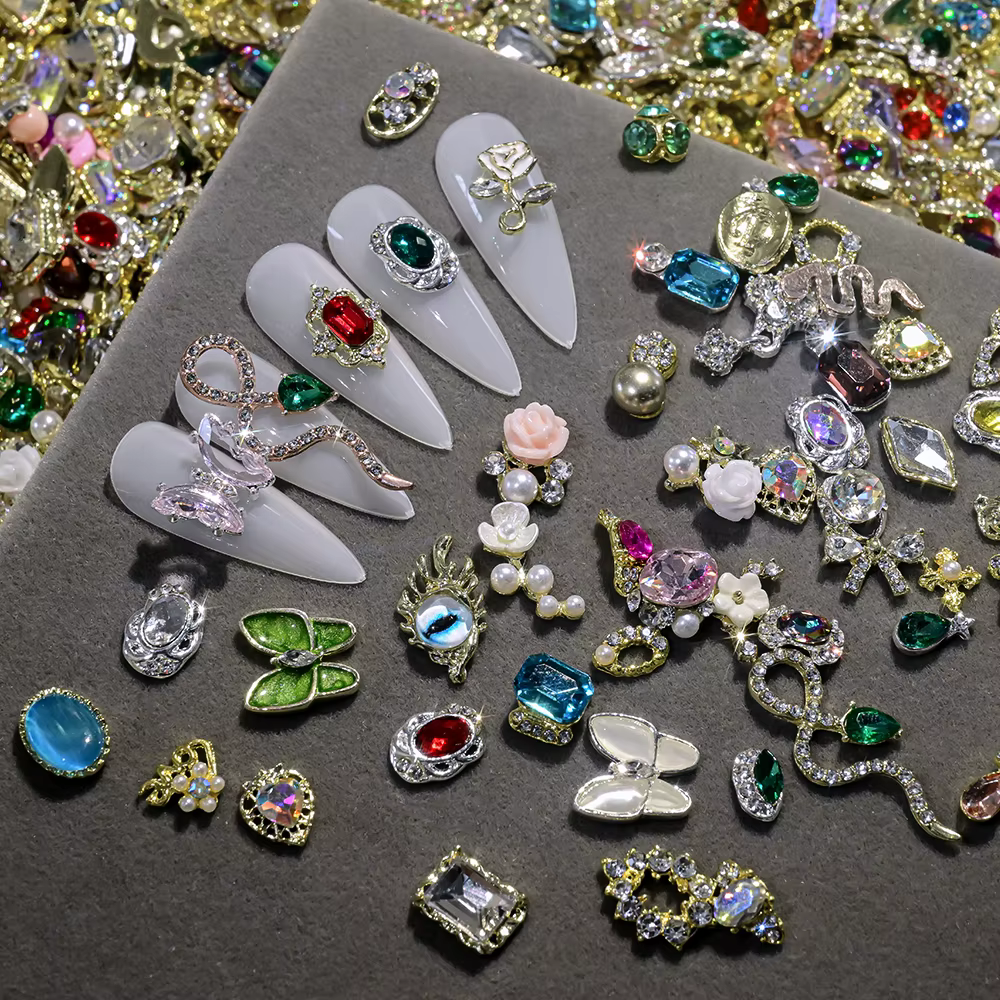 Breloques 3D de luxe pour ongles, 50 pièces, alliage mixte, nœud papillon/papillon/cœur/fleur, décor