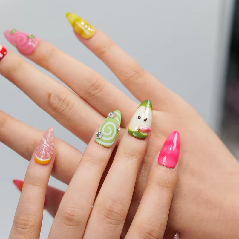Faux ongles faits à la main, longueur moyenne, manucure portable, élégants et exquis, pour filles et
