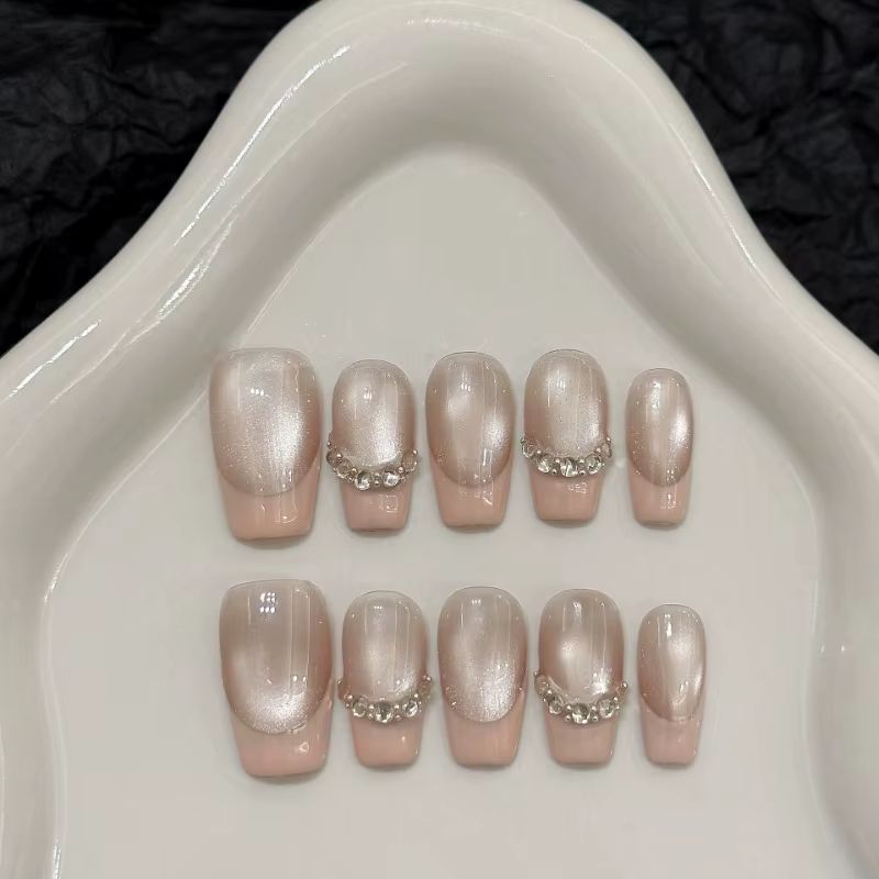 10 pièces à la main 2025 faux ongles avec outils faux ongles simples courts réalistes ongles à colle