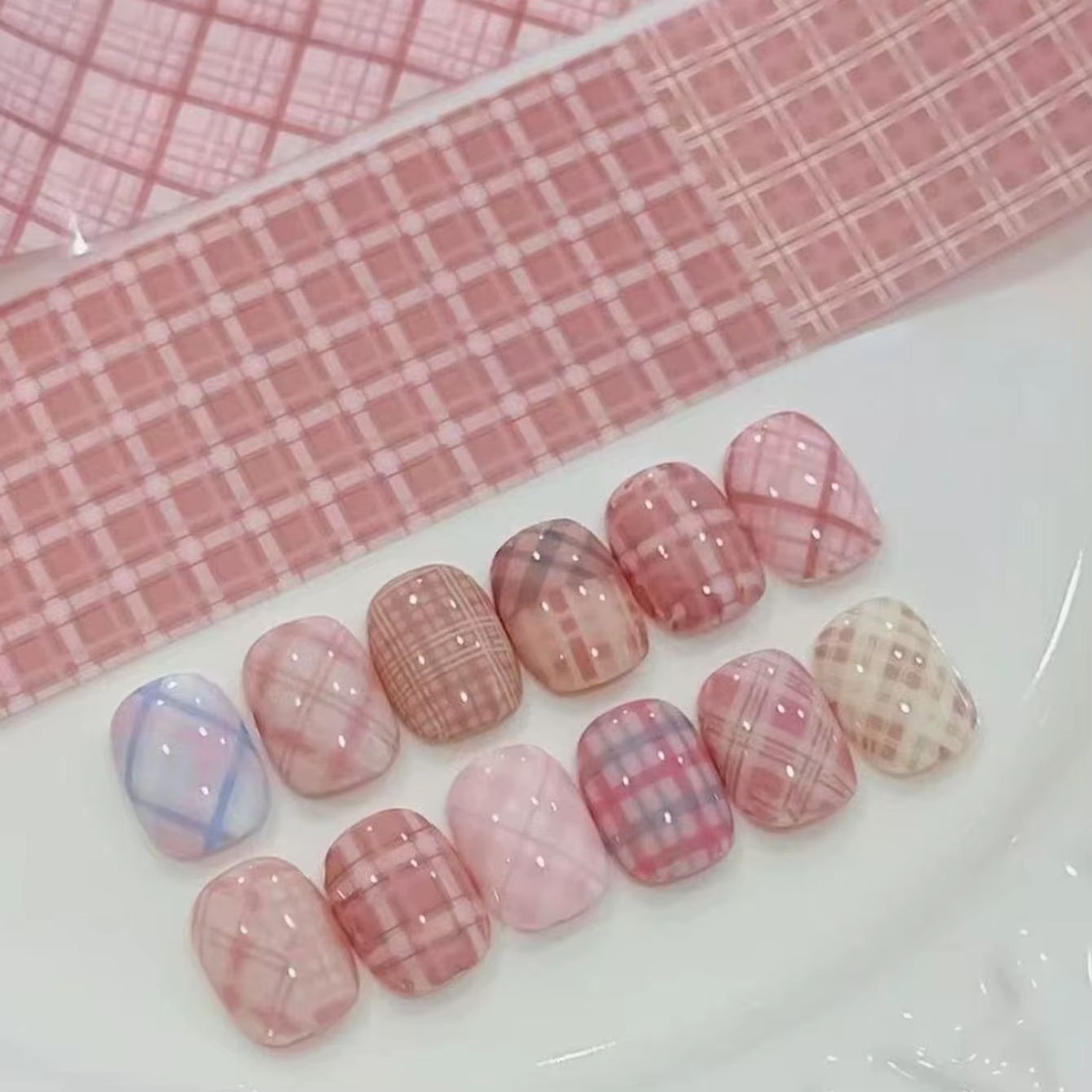 10 pièces Nail Art feuille transfert papier rose grille motif ongles estampage autocollants Sweety C