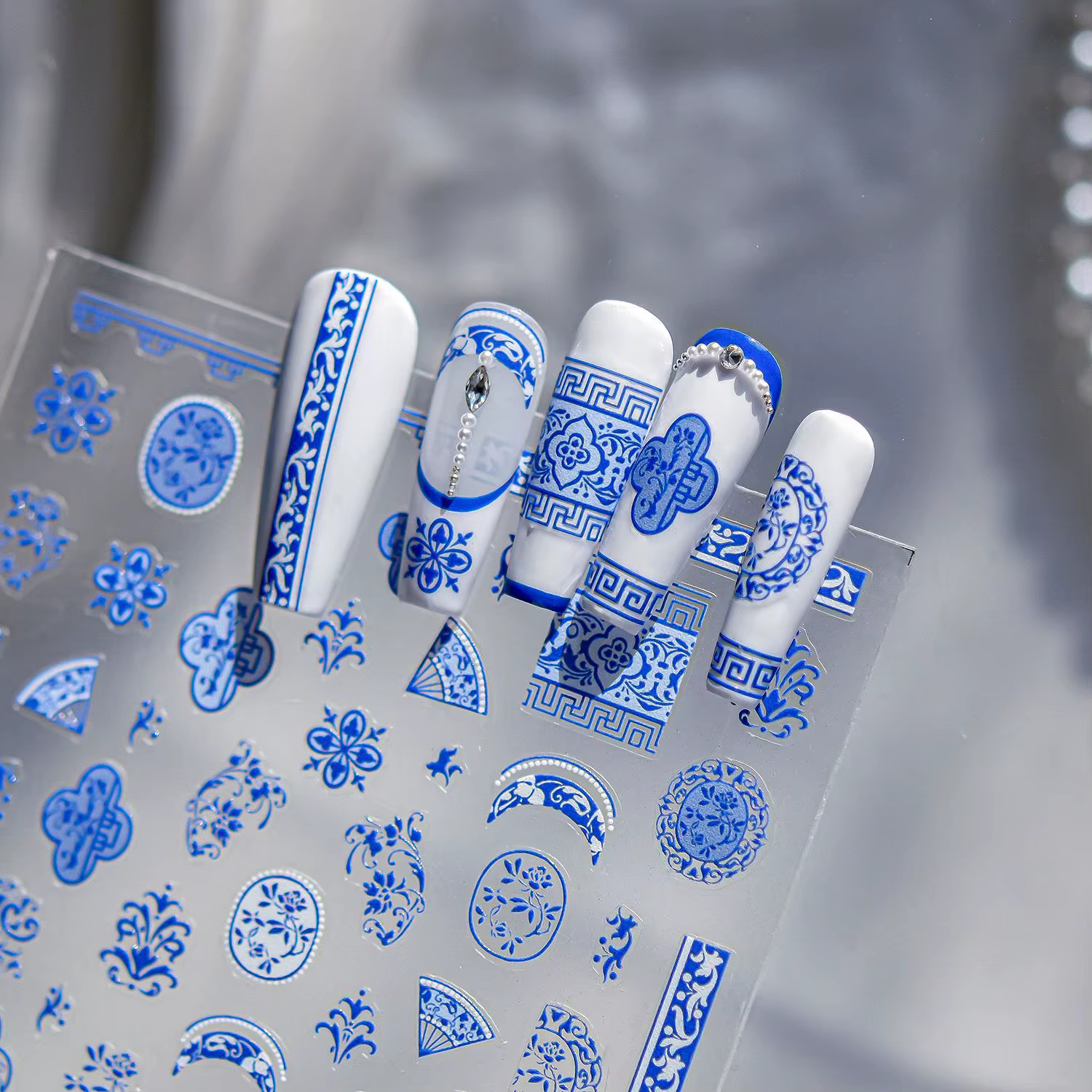 Autocollants pour Nail Art en porcelaine bleue et blanche sans trace, autocollants auto-adhésifs pou