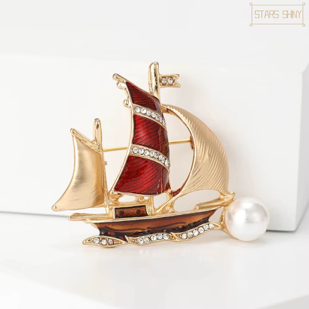 Broche de voilier au design nautique élégant, accessoire parfait pour chemisiers, blazers, robes et 