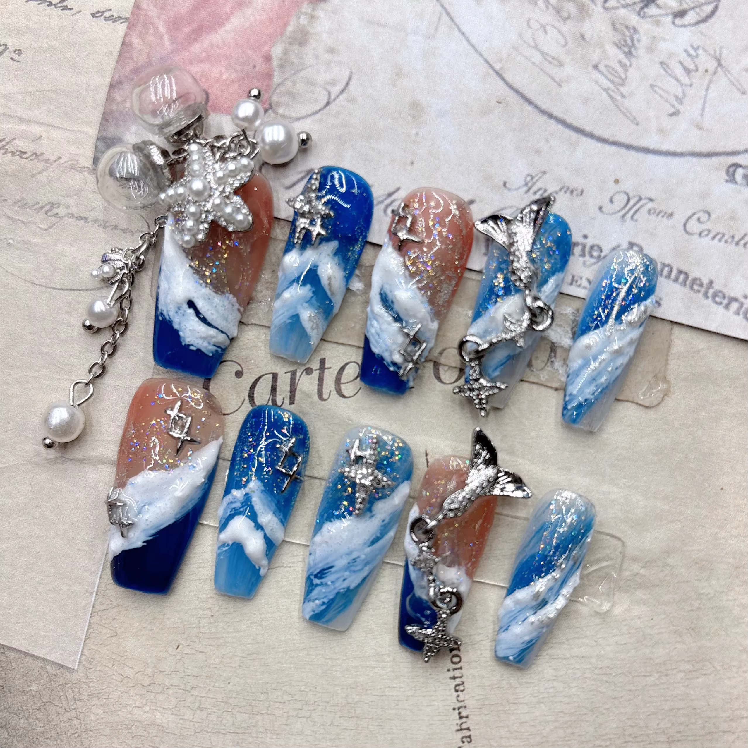 Presse de luxe sur les ongles, Style romantique français, avec pierres précieuses en alliage, perles