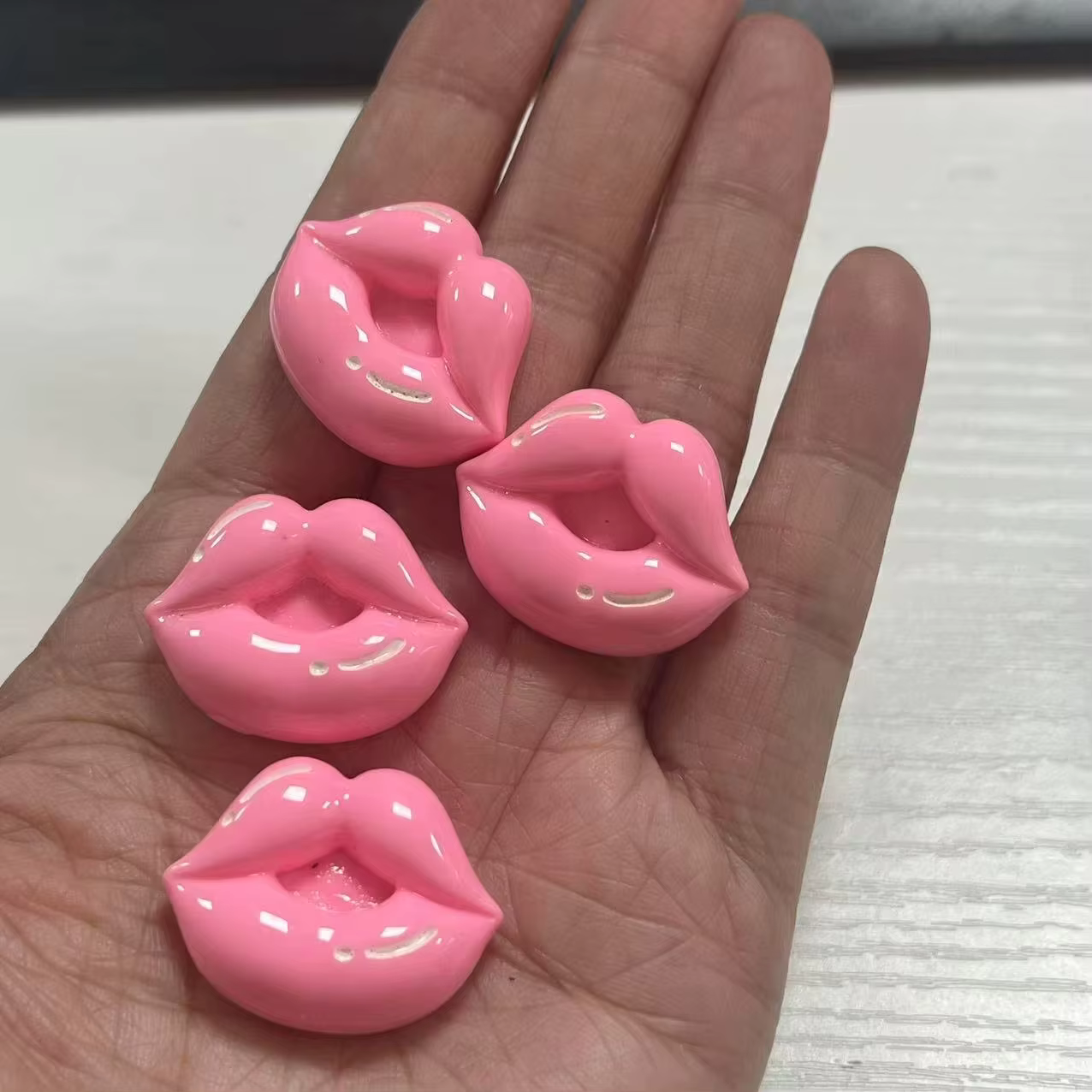 10 pièces de breloques décoratives en résine Kawaii, tendance, rouge et rose, en forme d'étoile et d