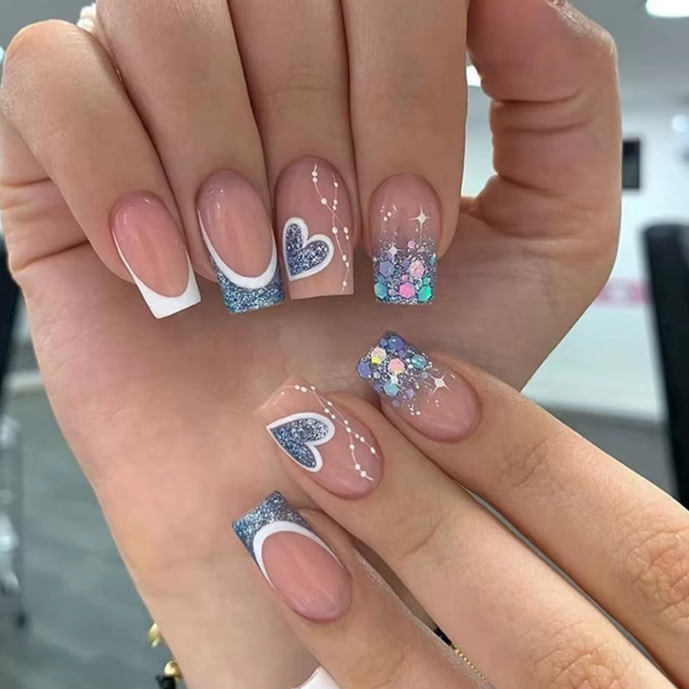 24 pièces d'ongles courts en forme de cœur pop français avec 1 gel de gelée et 1 lime à ongles