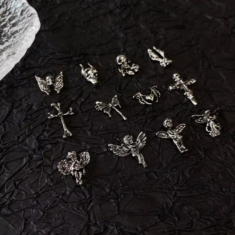 Breloques gothiques pour Nail Art, Style Punk, alliage d'argent Antique, accessoires de croix cathol
