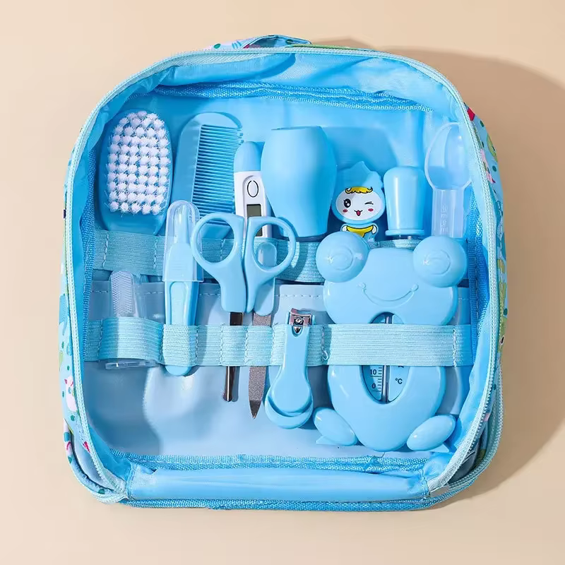 Kit Essentiel pour Bébé 13 Pièces : Ensemble de Brosses, Soins Capillaires, Thermomètre, Coupe-Ongle