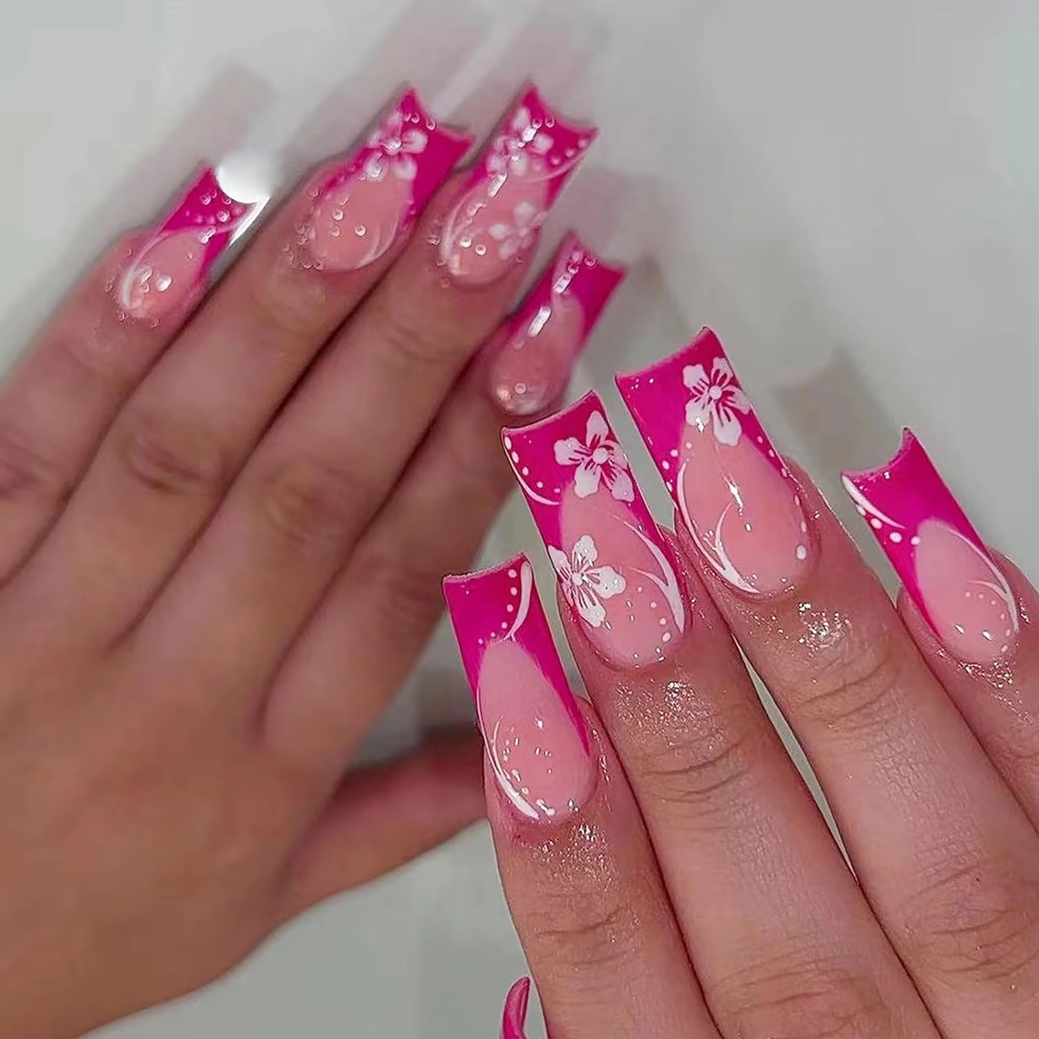 Presse à ongles Rose rouge 24 pièces, presse à ongles faux ongles rose carré de taille moyenne, acry