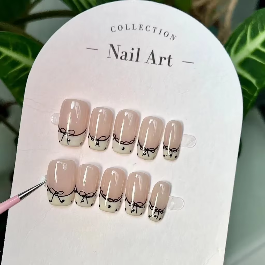 10 pièces mignon Sexy français dentelle presse sur les ongles doux à pois arc à la main faux ongles 