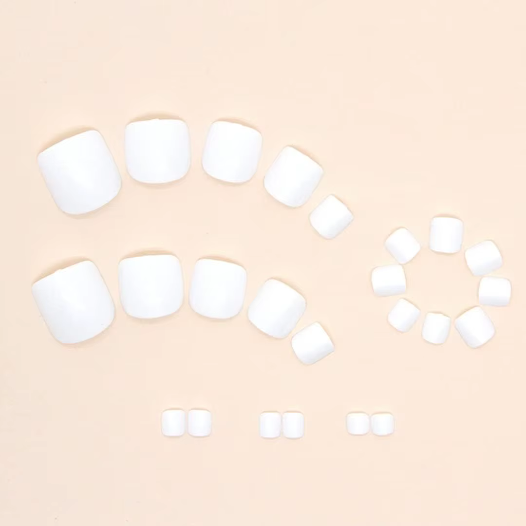 120 pièces améliorent instantané votre look avec un ensemble de faux ongles courts carrés blancs à c