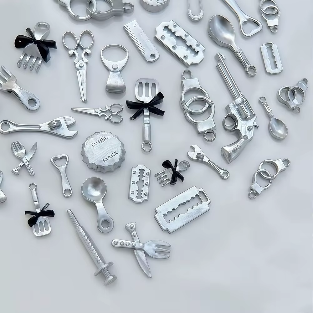 Moule à ongles 3D en Silicone, vaisselle, menottes, jouets amusants, breloques de manucure en résine